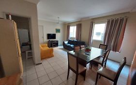 Lindo apartamento 50 metros da praia do morro, três quartos e duas vagas de garagem